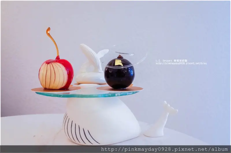 ✿台中✿ 世界冠軍的甜點藝術 勤美誠品周邊 以大翅鯨為主意象 每款甜點小巧精緻實在很美麗阿 ➜ L.Z. Dessart 無框架甜點