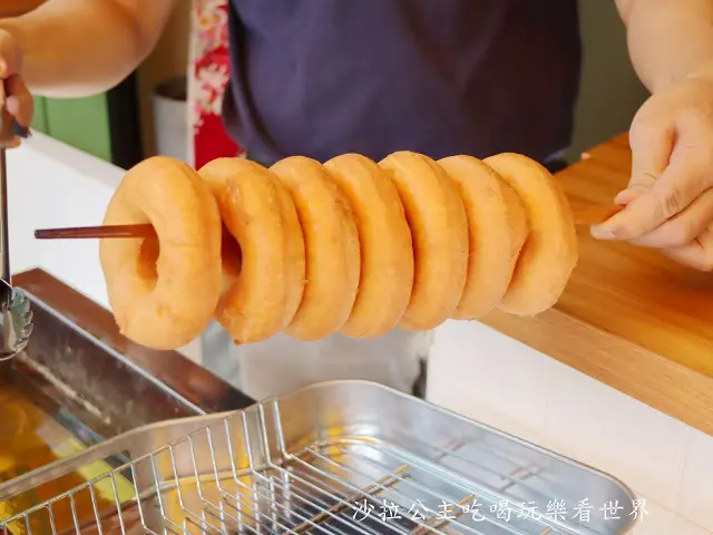 大同區大龍峒美食/超人氣小米甜甜圈『美濃泰涼(台北店)』古早味清冰/冬瓜茶/紅茶/捷運圓山站