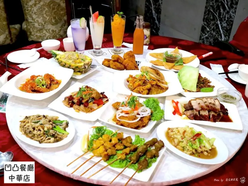 凹凸泰式餐廳中華店：全店餐點$99/199/299均一價，讓你不傷荷包 開心大吃泰國料理/港式燒臘｜台南平價聚餐泰式餐廳推薦 - 進食的巨鼠