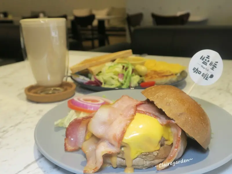 桃園 藝文特區 瞌睡咖啡Nap café~大份量早午餐，網美自拍牆