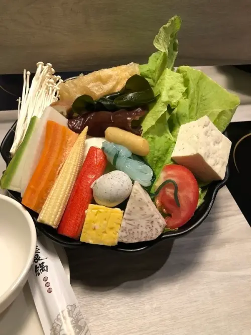 【台中火鍋/石頭火鍋/涮涮鍋】台中知名火鍋店~養鍋 Yang Guo 石頭涮涮鍋，在台北開幕啦!（自費去吃，非邀稿）