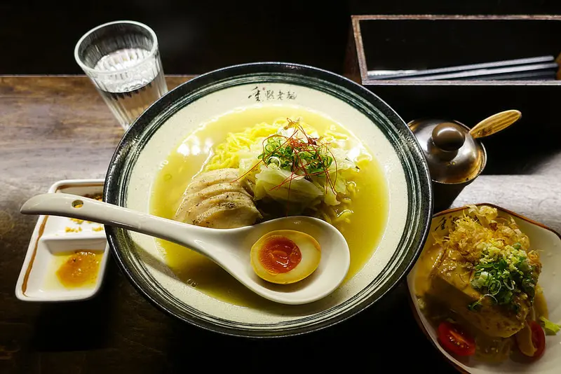 (胖樺食記)台北推薦必吃排隊美食「重熙老麵」/雞濃白老麵/胡麻豆腐/捷運小南門站推薦餐廳/舒肥雞叉燒/雞湯燉飯/加麵不用錢