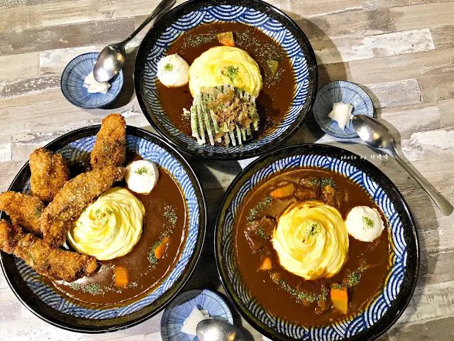 【台中 西屯】墨村食所MoCun🍛咖哩專賣店，餐點好吃、價格平實、份量大，近逢甲商圈，文修公園對面😊