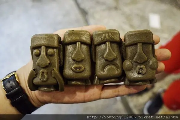 基隆仁愛區｜逗比石燒DBS 摩艾石像雞蛋糕，好吃到讓你流連忘返而且又好拍照，售完為止加上假日限定(附菜單)！