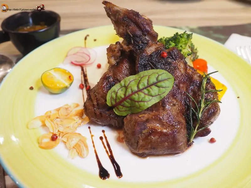 好田洋食餐廳 台灣在地小農食材 精緻自助吧吃到飽 商業午餐吃到飽只要198元起+79元 附室內停車場/兒童遊戲區 台南東區美食