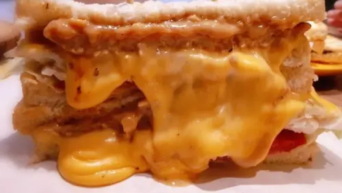 【早，日子早午餐】超失控的爆漿起司三明治每日限量/自調冰淇淋咖啡/三重CP值超高優質早午餐