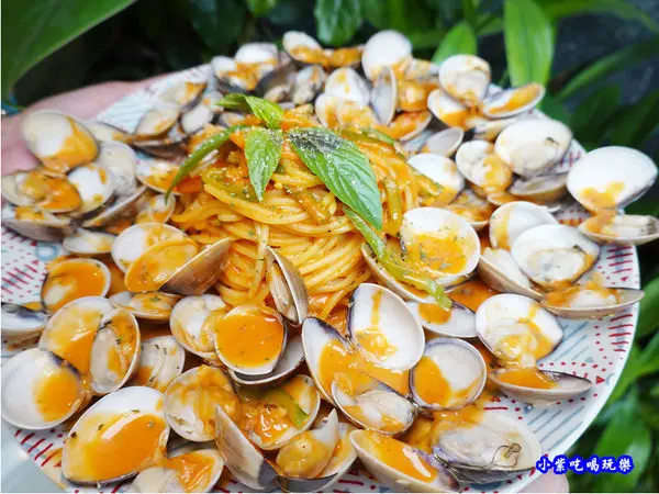 捷運亞東醫院美食/板橋平價義大利麵【歐義式ALL 14 WELL】寵物友善餐廳#橘橘大爆炸蛤蜊義大利麵/招牌雞翅必點~不收服務費/近捷運站餐廳(食記+完整菜單)