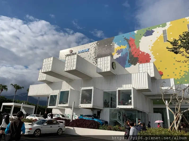 【花蓮吉安】花蓮最新打卡景點~亞洲首間「貨櫃星巴克」(洄瀾門市)