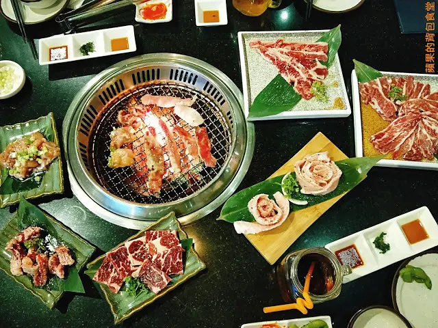 [食記] 新竹北區 - 魂燒肉 和牛燒肉 安格斯黑牛香氣逼人 油脂在口中化開 肉汁滿盈 KTV包廂無限歡唱 新竹美食 燒烤 
