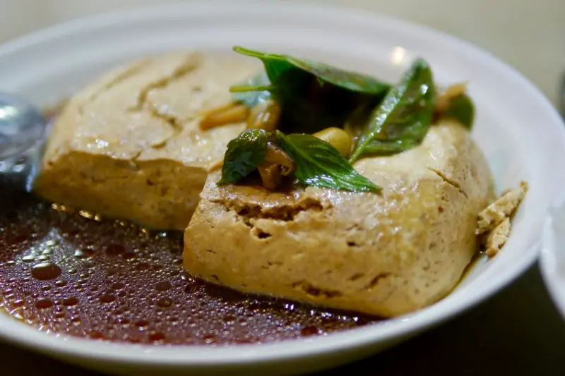 臭老闆＿現蒸臭豆腐：米其林必比登美食偵探推薦「街頭美食」(台北市中正區南機場夜市)