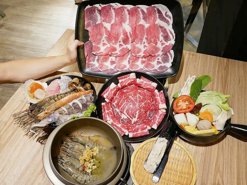 瀧厚鍋物(瀧厚食鍋處)-台中西區火鍋  勤美綠園道旁澎湃鍋物  霸王牛超狂吃了回不去  餐後別忘了在網美牆拍照留念              