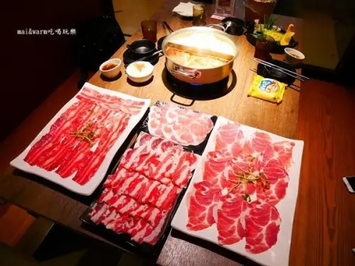 【桃園中壢】肉多多火鍋／暴龍級大肉盤／整桌都是肉
