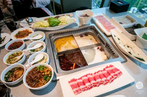 高雄火鍋  海底撈高雄巨蛋店｜試營運開幕大透析！必吃蝦滑＆四宮格湯鍋