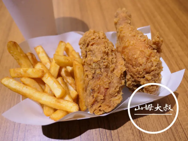 FOOD｜新北三重—山姆大叔｜現炸熱騰騰的多汁美式炸雞｜天台廣場、台北橋站