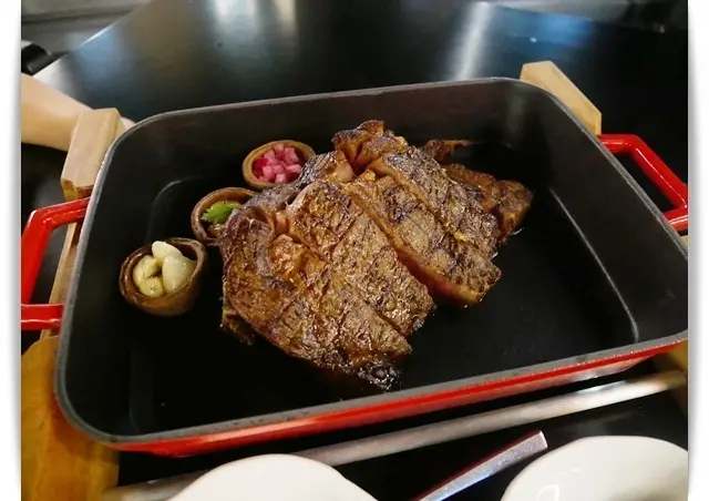 「étage 15乾式熟成牛排館」氣氛佳、好吃的牛排在這裡。