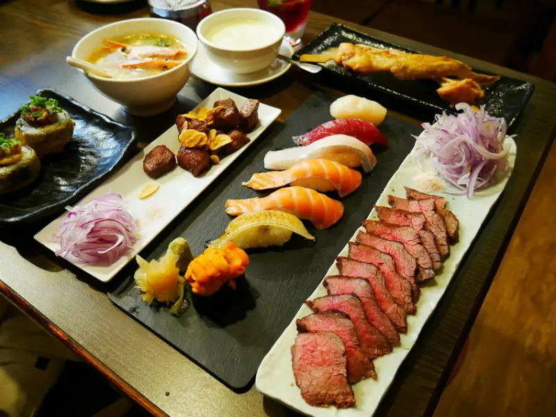 【Angelas日嚐】深刻感受海味鮮甜的日式和食居酒屋，比手掌大的手羽先和厚嫩肥甜的豪華刺身，捷運南京三民站日本料理【御持成 和食 酒處】