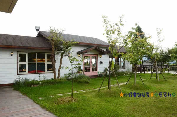 ※寵物友善餐廳※龍潭老爸的後花園,普羅旺斯花園咖啡★小精靈胡扯蛋★2015.06.19