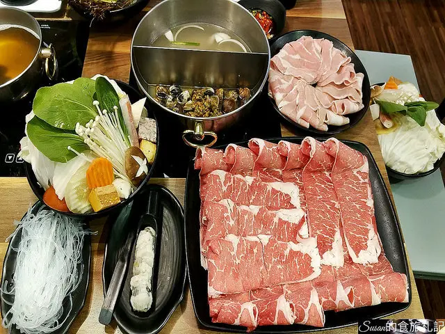 中和美食|瀧厚鍋物堅持厚切的頂級肉品，湯底也有多種選擇~激推蛤蜊爆爆鍋鮮甜湯底讓人好喜歡 景安捷運站美食