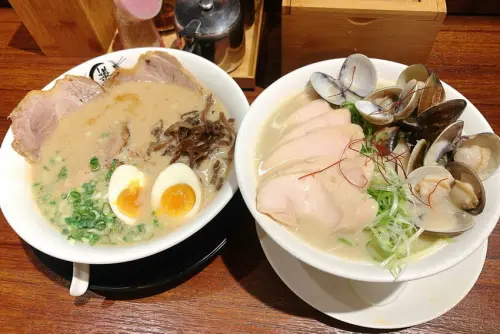 士林夜市好吃的拉麵！限定蛤蜊雞白湯拉麵必點！免費加麵！