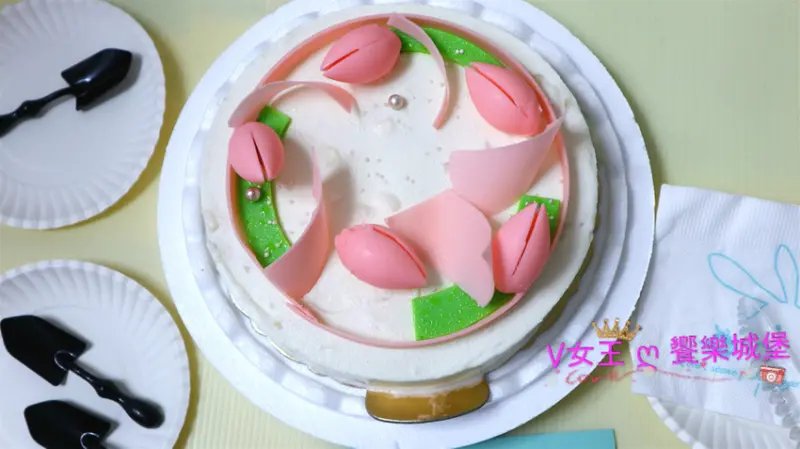 【冰淇淋蛋糕推薦】法雅花園冰品甜點 ~ 朵朵夏威夷果仁  低卡無負擔義式冰淇淋蛋糕，讓你視覺心花開、味覺更是朵朵開，好吃又爽口。。