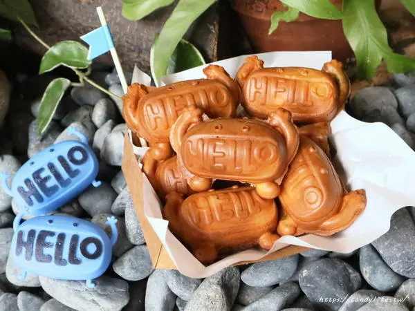 台中美食│HELLO Burger〃可愛漢堡堡搬新家，還有超可愛hello雞蛋糕新登場～              