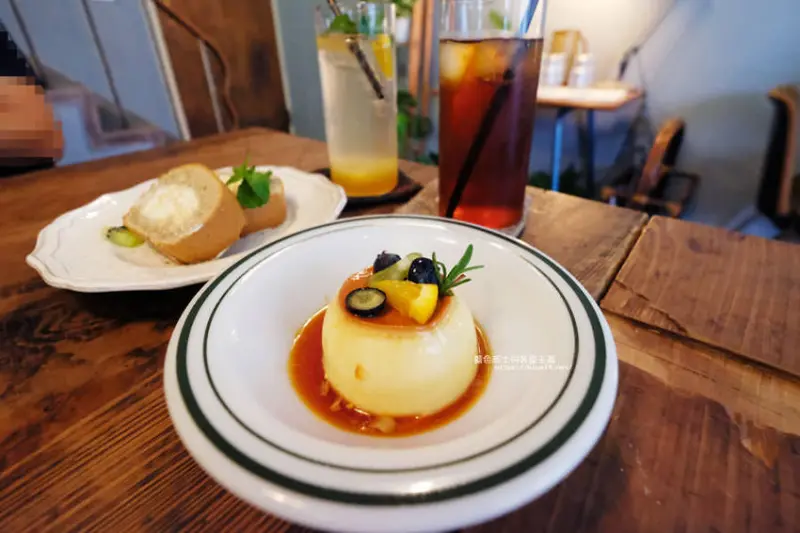 嘉義西區│弓箭手-迷人的老屋甜點店，嘉義新打卡夯點 - 藍色起士的美食主義