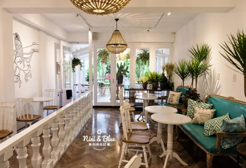 涼涼食茶，南投草屯森林風浮誇系飲料冰淇淋店 Nini and Blue 玩樂食記