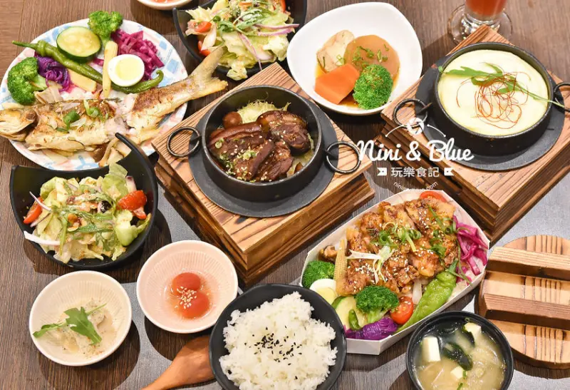 明月鄉 釜飯專研，日式鑄鐵鍋釜飯，每鍋生米現點現煮，五權西路美食 Nini and Blue 玩樂食記