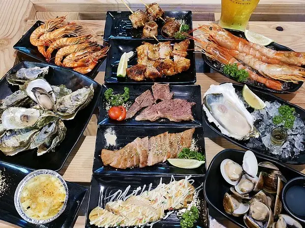 海神弄局 beer&Seafood-台南海鮮燒烤  不管是下班還是週末  約三五好友一同來吃肉喝酒邊打鏢  就是要好好放鬆              
