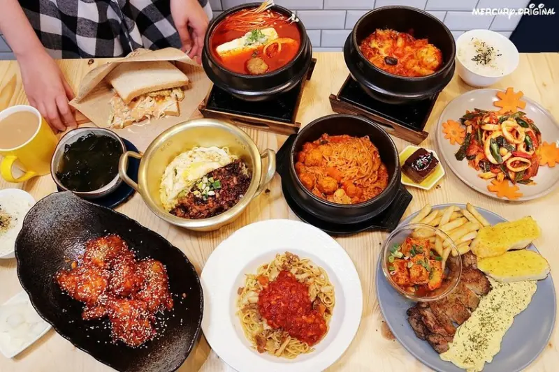 台中銅板價韓式早午餐！老闆娘來自首爾，一早就能爽嗑部隊鍋、起司辣炒年糕