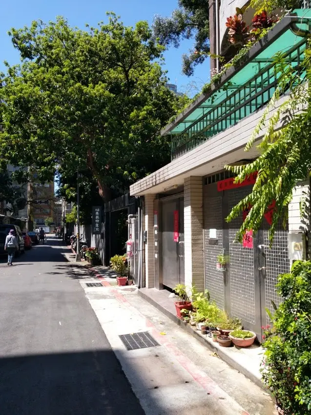 台北大安-[沾美藝術庭苑] 近大安森林公園，日治老宅改建，結合藝廊展演，慶生約會首選，經典老字號牛排餐廳