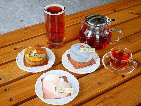 二月 • 森 烘焙工作室 forêt de février pâtisserie-台中勤美巷弄隱藏甜點  甜點兼具設計感和美味  怎麼挑都不踩雷  不限時好自在              