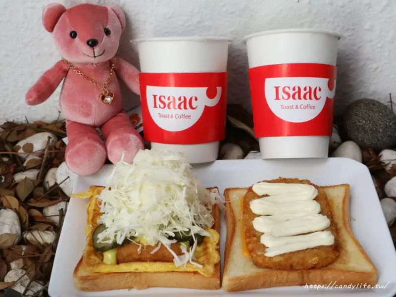 Isaac Toast & Coffee 台中惠來店│韓國人氣吐司進軍台中！店裡有帥帥歐吧，買套餐還送奢華熊一隻，只到1/5！
