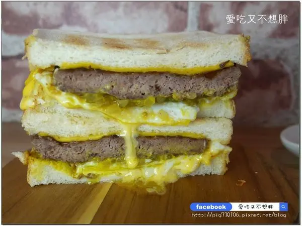 【三重/美食】軟殼蟹包進潛艇堡裡頭！厚實牛肉香濃起司，滿足你視覺也滿足你胃！三重早午餐系列-蜂巢早餐