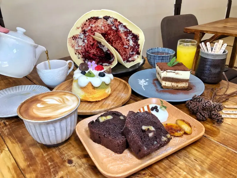 嘉義美食【自由が丘 長榮街156】日式老宅下午茶 春漾小戚風綿密好吃 | 小白只饗ㄔ美食