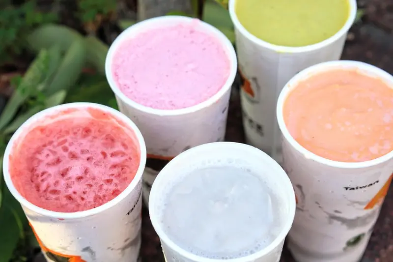 【台中 高北牛乳大王。一中必喝銅板價果汁／專屬於你的特調口味】一中店