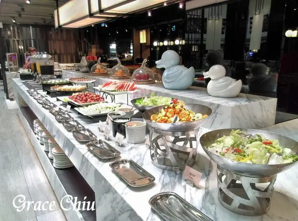 德立莊中庭餐廳SEMI BUFFET～398元起享單份排餐+精緻沙拉吧吃到飽