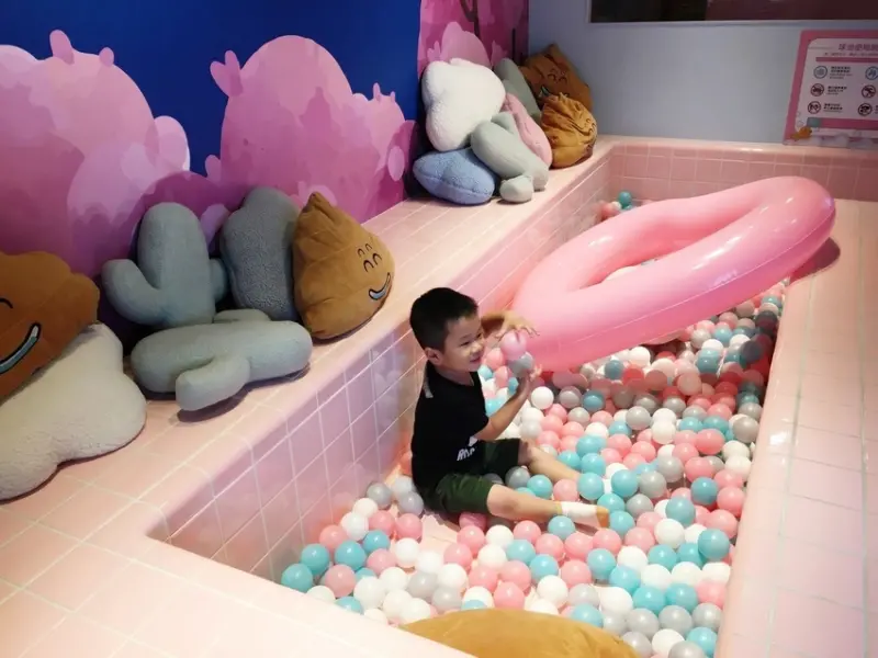 【美食】來球池浴缸泡澡玩耍，便所主題餐廳小澡堂趣味無限的玩食新空間