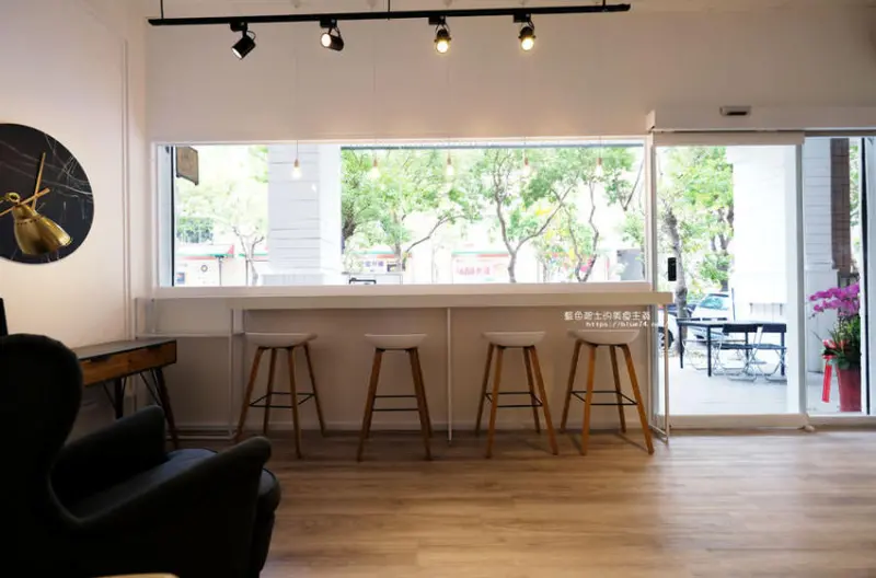 台中西屯│時茶-中科商圈咖啡館再一家，可以從午餐吃到下午茶，連消夜都兼顧到了 - 藍色起士的美食主義