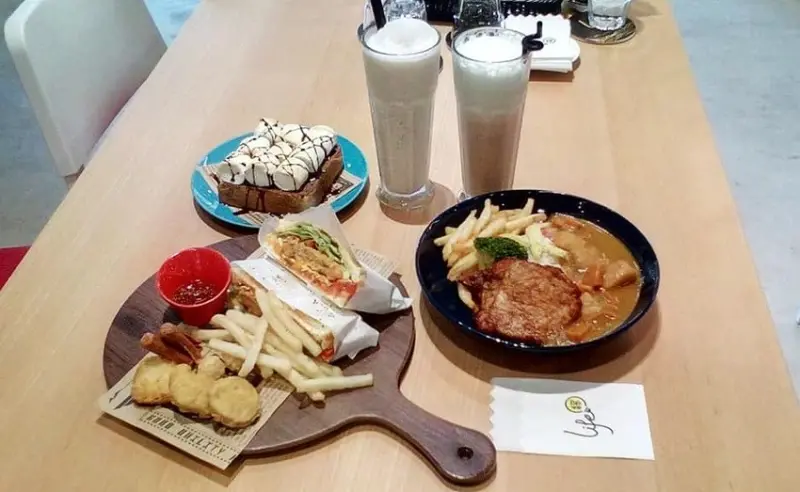 在寬闊自在的空間,享受輕鬆簡約的午餐-『體驗券』、『Life探 生活咖啡館』体驗心得