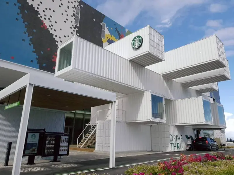 花蓮貨櫃屋星巴克Starbucks 「花蓮星巴克洄瀾門市」｜全台第一間最美貨櫃屋星巴克提供Drive-Thru車道服務免下單點餐 推薦花蓮下午茶咖啡屋♥食尚期貨小咪推薦花蓮必去景點貨櫃屋星巴克