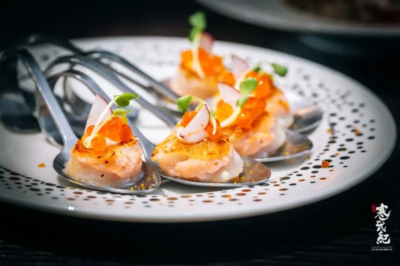 【中肯‧食記】二訪！閑閑餐酒館．捷運南京三民站｜飯店主廚創意Fusion料理．空間浪漫環境絕美．松山推薦餐酒館！