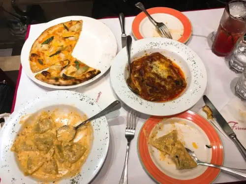 新竹 新竹女中後方 Friendy Pizzeria Italiano 義大利麵&Pizza 經營許久的義式料理美味