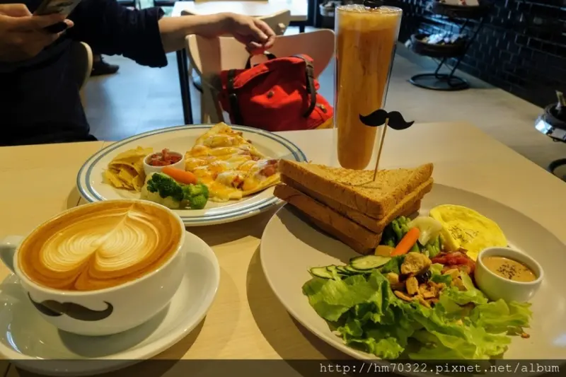 『台北美食』- 內湖區瑞光路．馬克老爹咖啡瑞光店 / 輕食早午餐 / 台北內湖Brunch / 咖啡