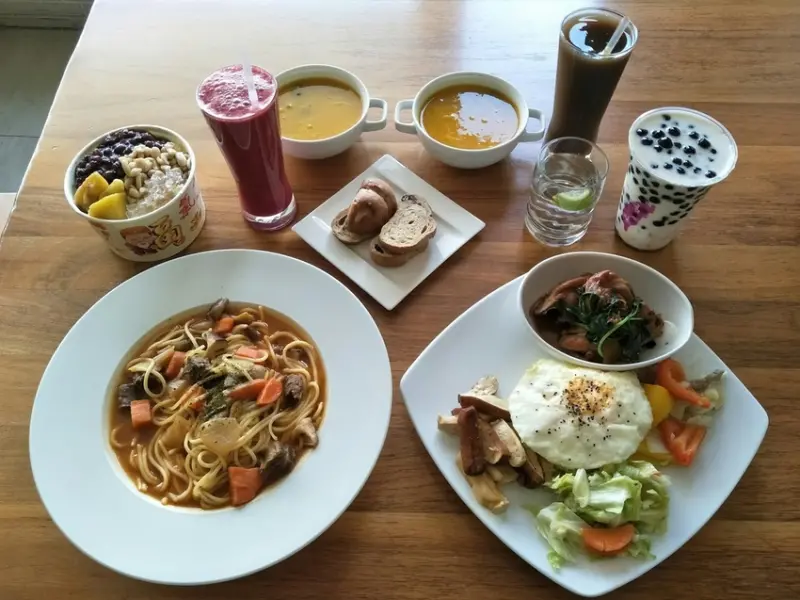 "台北華陰街"都市裡的空中花園~令人放鬆愉悅的"薇味廚房Wei Kitchen"餐廳/簡餐/咖啡廳/ 甜點/ 逛飾品一應俱全的好所在!!!