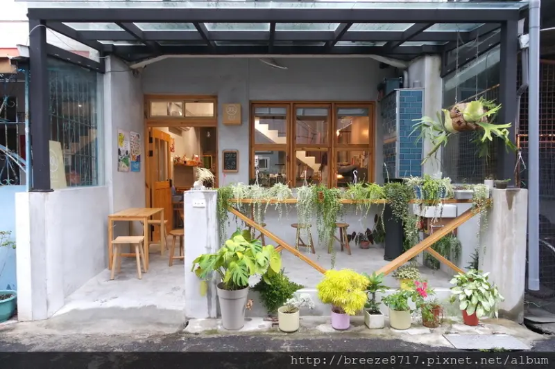 人×人。REN×REN｜隱密巷弄好吃的吐司貝果早餐店【台東市】