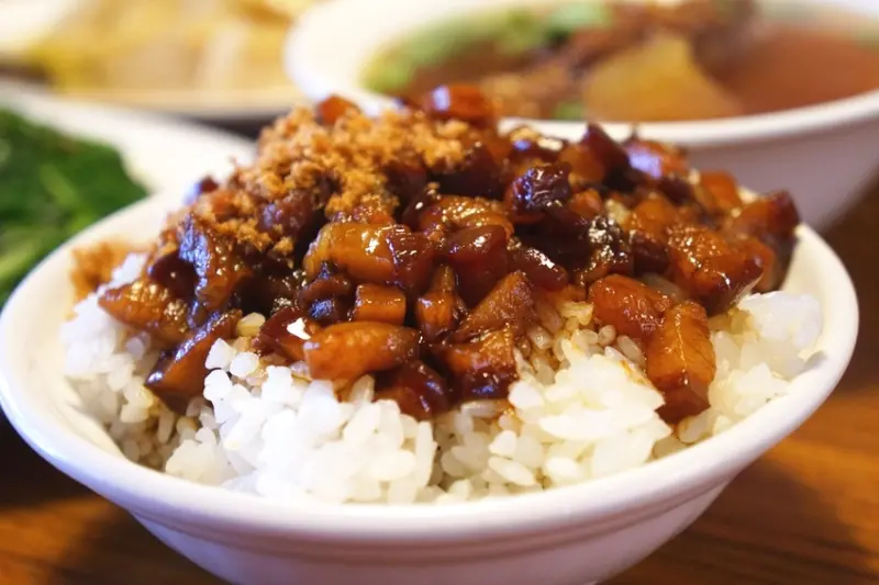 魯肉飯、排骨酥湯都不錯的-五分埔魯肉飯館@捷運松山站@五分埔