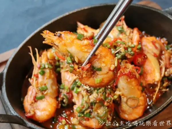 台北大安美食『紅皇后川酒 · Red Queen Bistro』川味餐酒館/包廂/宵夜/川菜/中式料理/捷運信義安和站