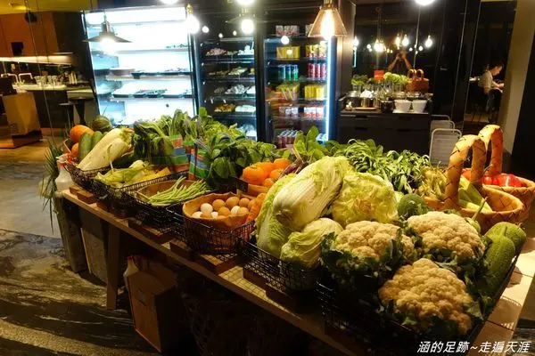 [鍋物] 宜蘭五結鄉 - SHADOW 影子市集火鍋 ~ 新開幕搶先看，有趣的超市火鍋，各式新鮮蔬菜、菇類、手工麵吃到飽