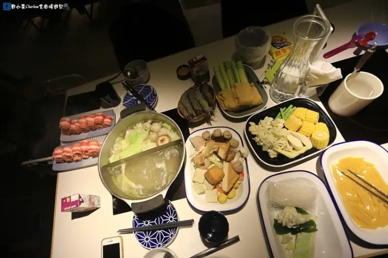 【宜蘭五結】Shadow影子市集火鍋－CP值提升！全新改版，自助式新鮮蔬菜／菇類／火鍋料／飲料／水果，通通吃到飽，搭配單點式肉品／海鮮～110cm小孩免費～小國生活集團餐廳